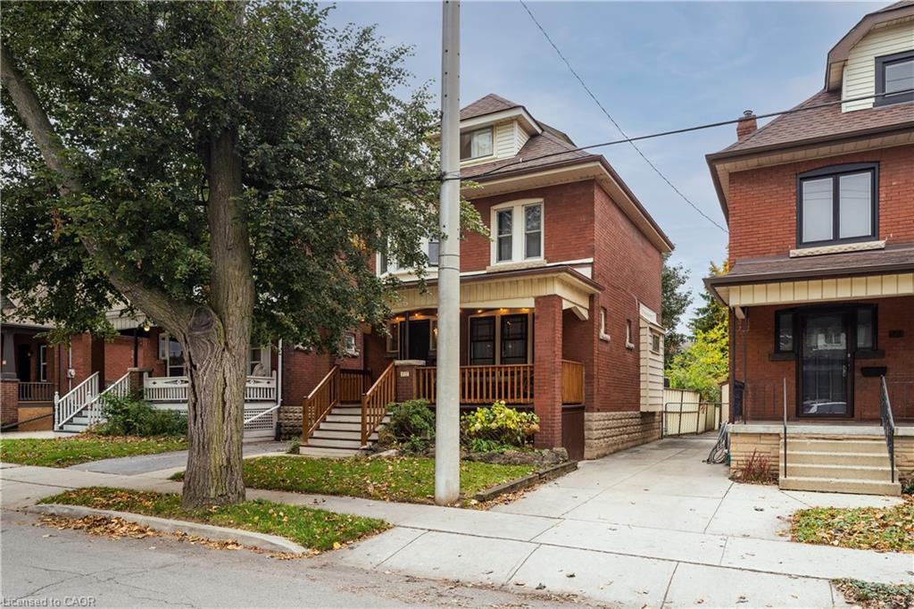 82 Province Street S Property Photo 2