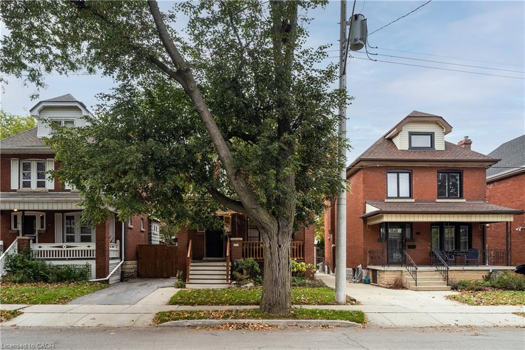 82 Province Street S Property Photo 4