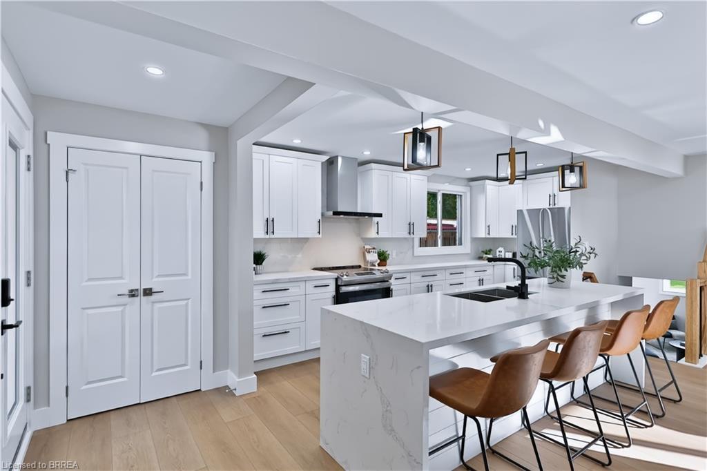 6 Adelaide Avenue Property Photo 3