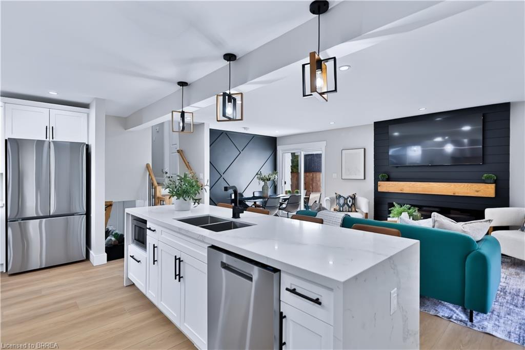 6 Adelaide Avenue Property Photo 5