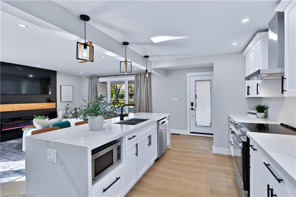 6 Adelaide Avenue Property Photo 7