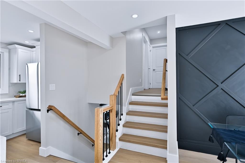6 Adelaide Avenue Property Photo 12