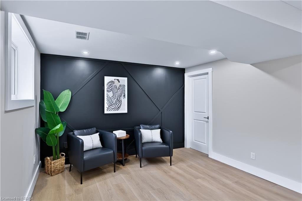 6 Adelaide Avenue Property Photo 23