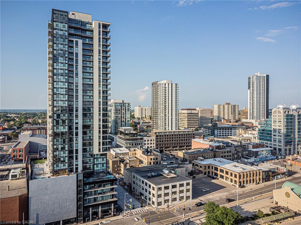 1806-60 Charles Street W Property Photo 2