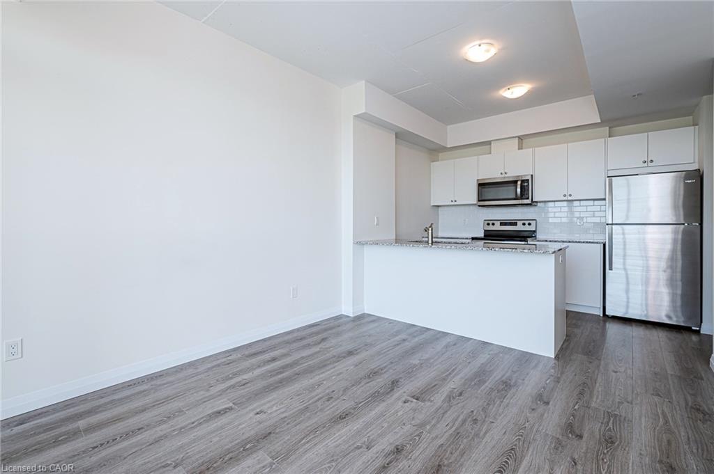 1806-60 Charles Street W Property Photo 5