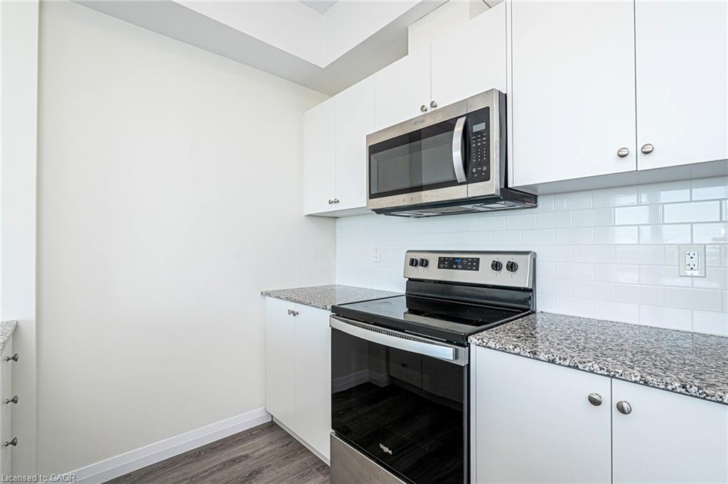 1806-60 Charles Street W Property Photo 7