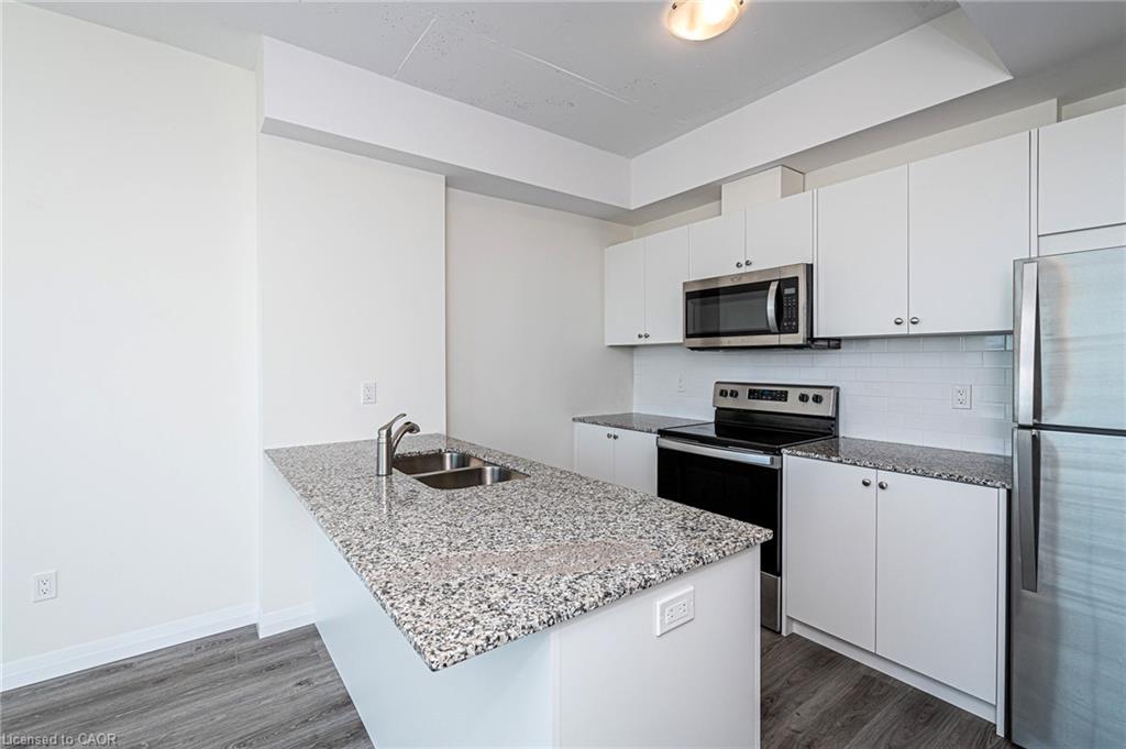 1806-60 Charles Street W Property Photo 8