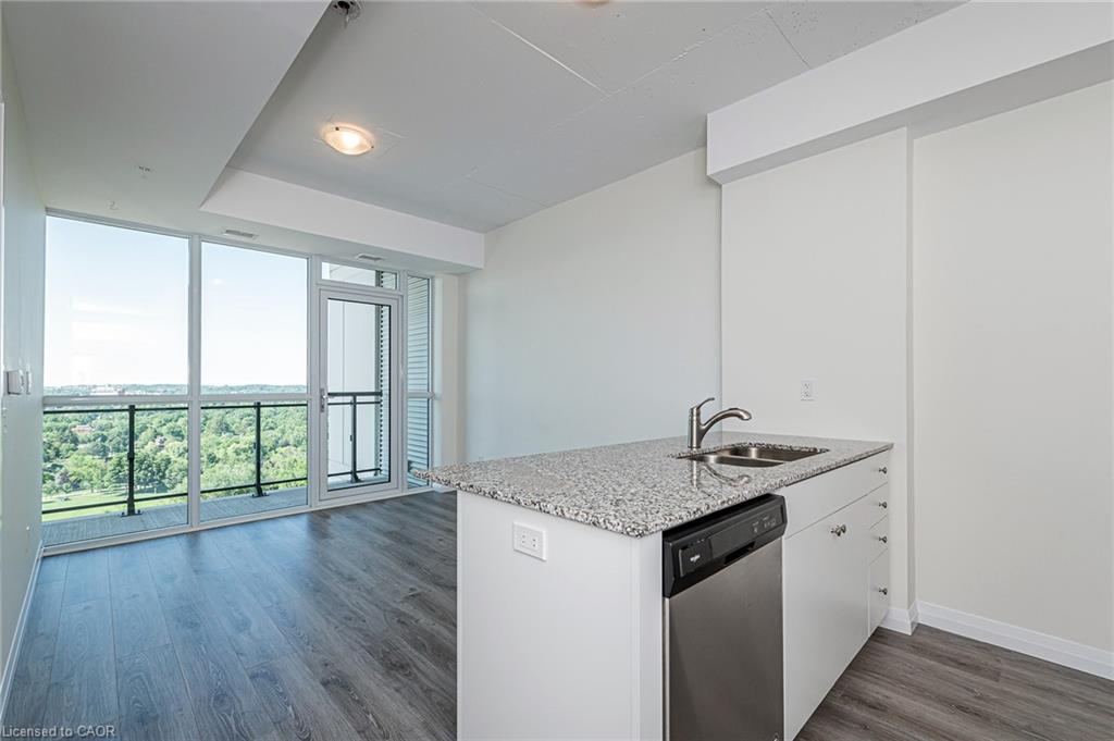 1806-60 Charles Street W Property Photo 9