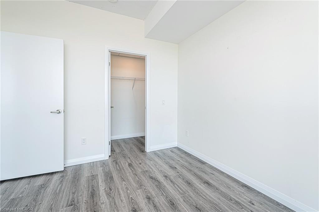 1806-60 Charles Street W Property Photo 10
