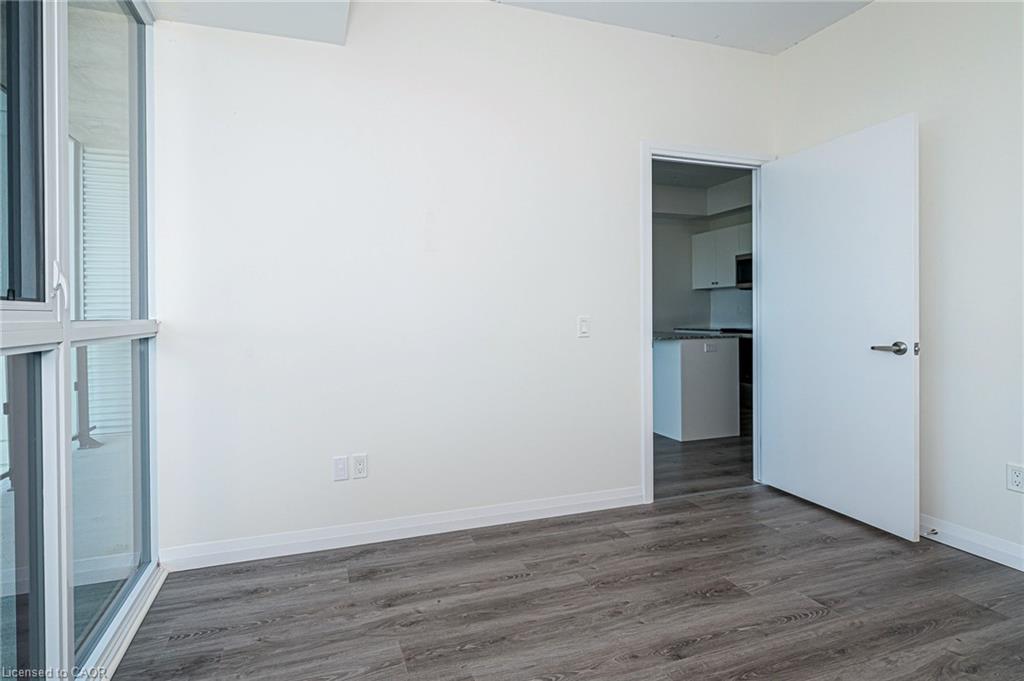 1806-60 Charles Street W Property Photo 11