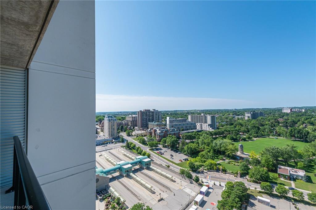 1806-60 Charles Street W Property Photo 21