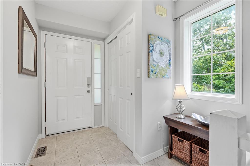 7-348 Highland Road W Property Photo 5