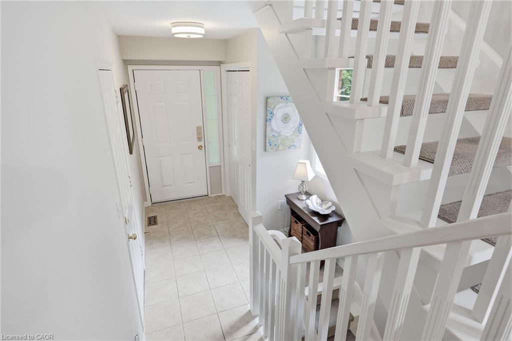 7-348 Highland Road W Property Photo 6