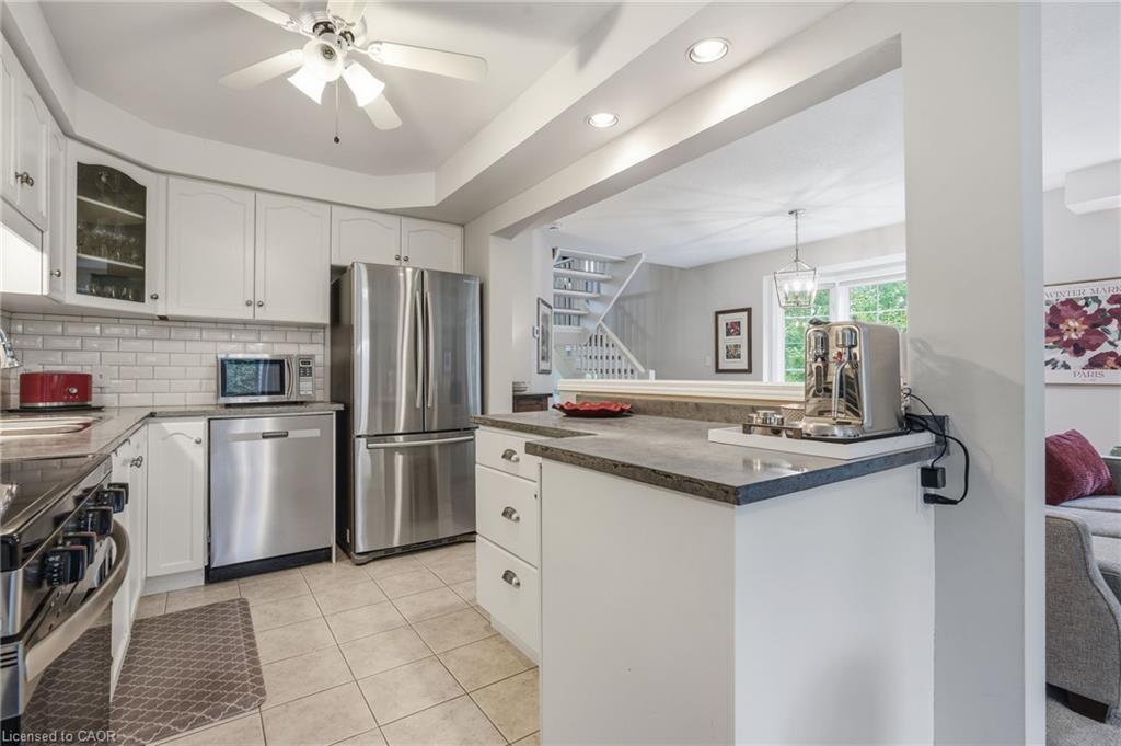 7-348 Highland Road W Property Photo 16