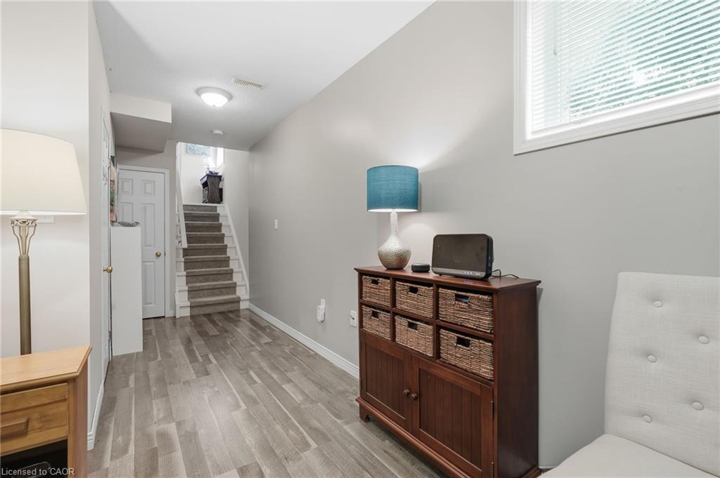 7-348 Highland Road W Property Photo 40
