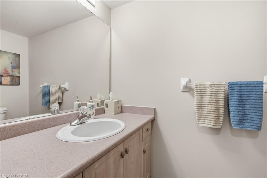 7-348 Highland Road W Property Photo 44