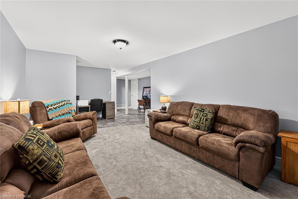 37 Spring Street Property Photo 29