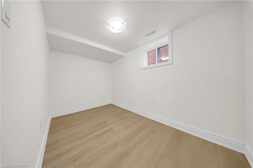 188 Courtland Avenue E Property Photo 32