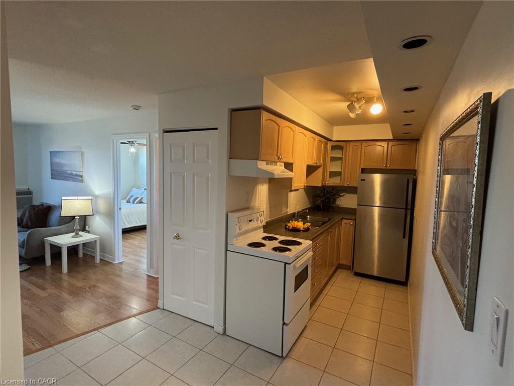 604-30 Summit Avenue Property Photo 5