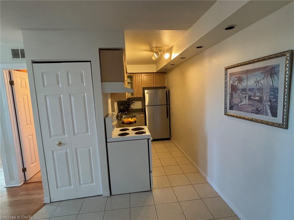604-30 Summit Avenue Property Photo 6