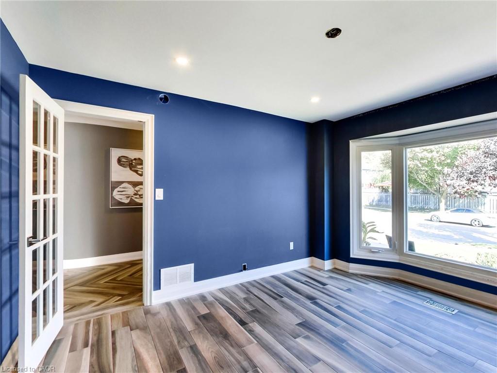 2384 Headon Road Property Photo 8