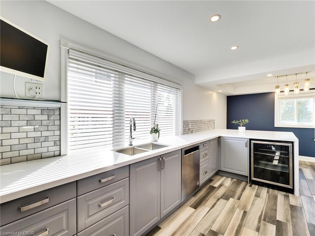 2384 Headon Road Property Photo 15