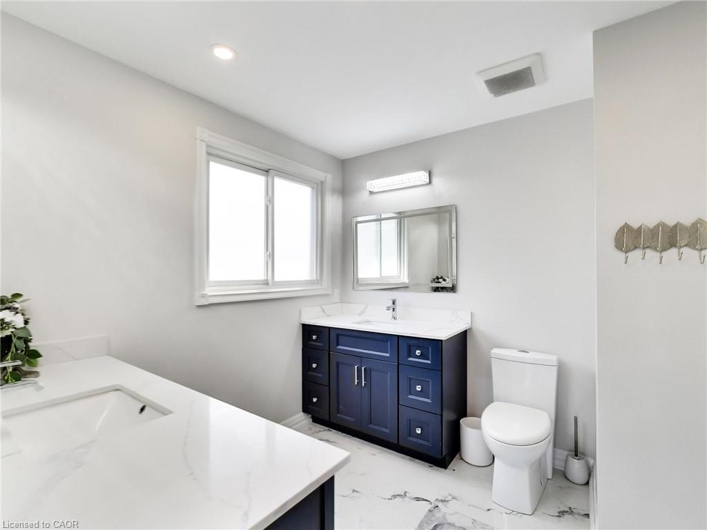 2384 Headon Road Property Photo 40