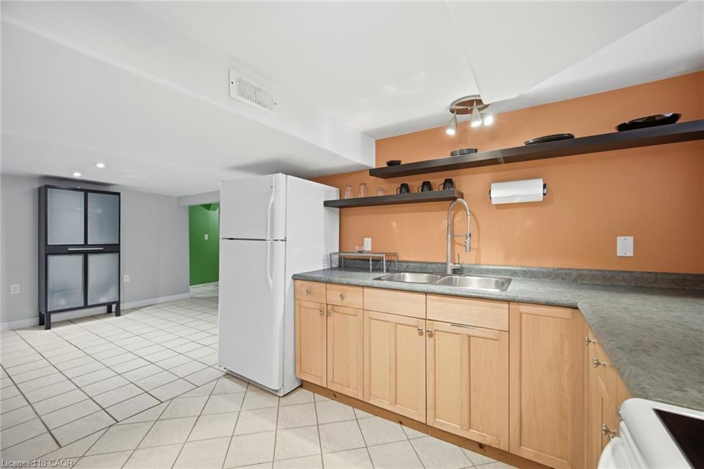 94 Clarendon Avenue Property Photo 32