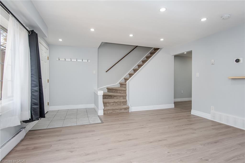 530 Parkview Crescent Property Photo 10
