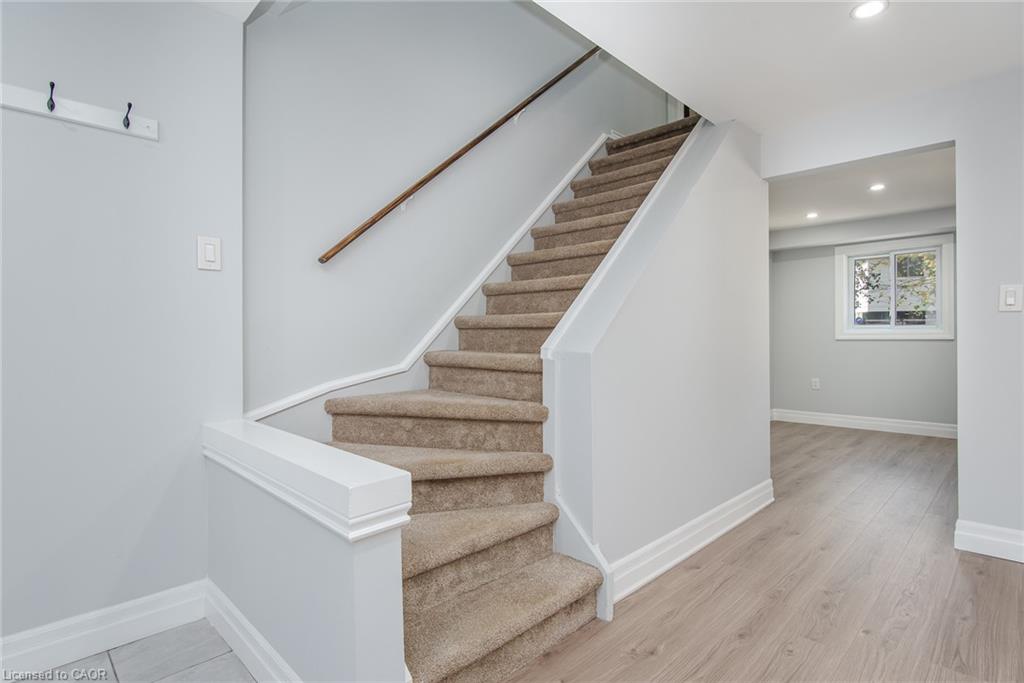 530 Parkview Crescent Property Photo 14