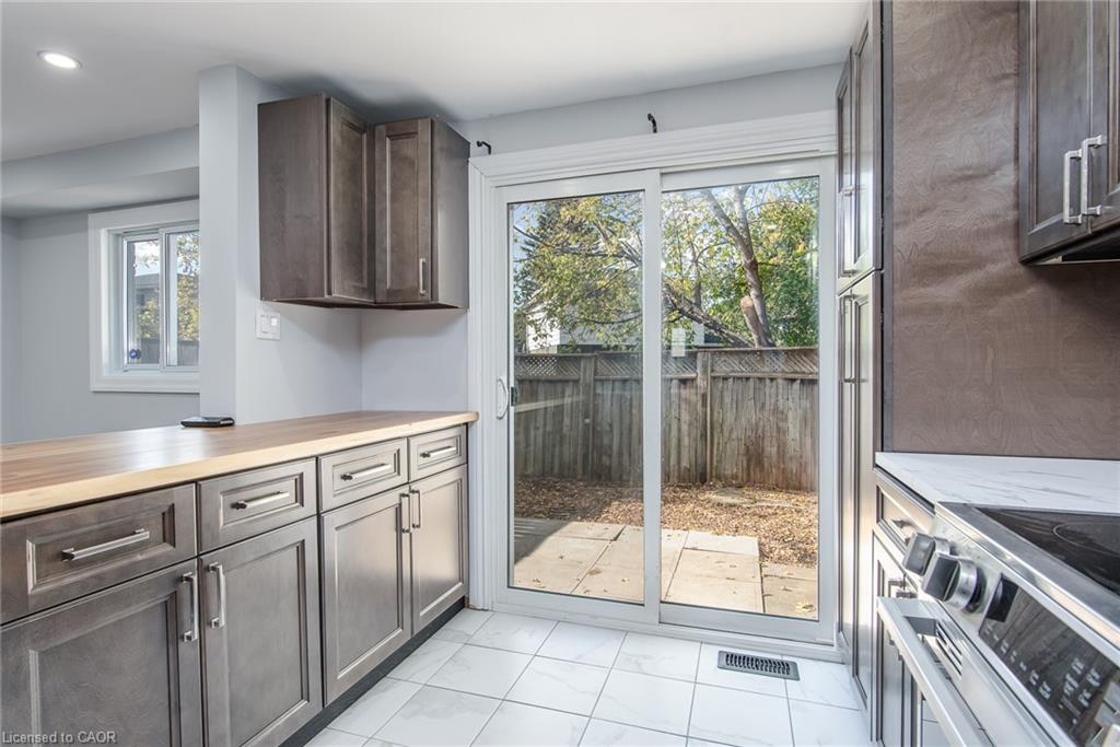 530 Parkview Crescent Property Photo 16