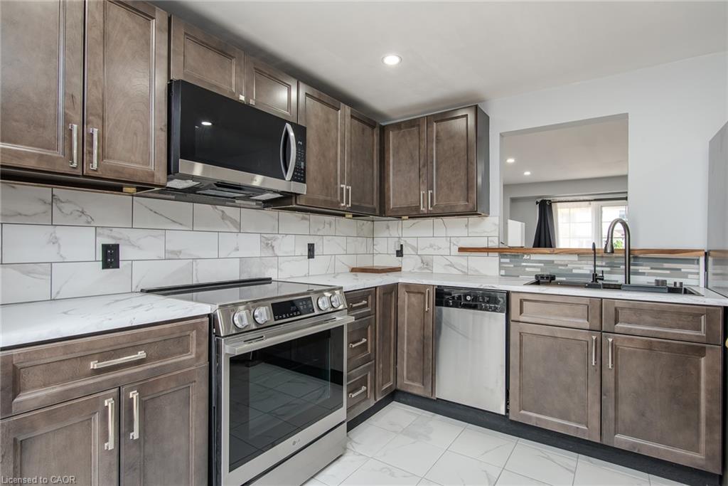 530 Parkview Crescent Property Photo 18