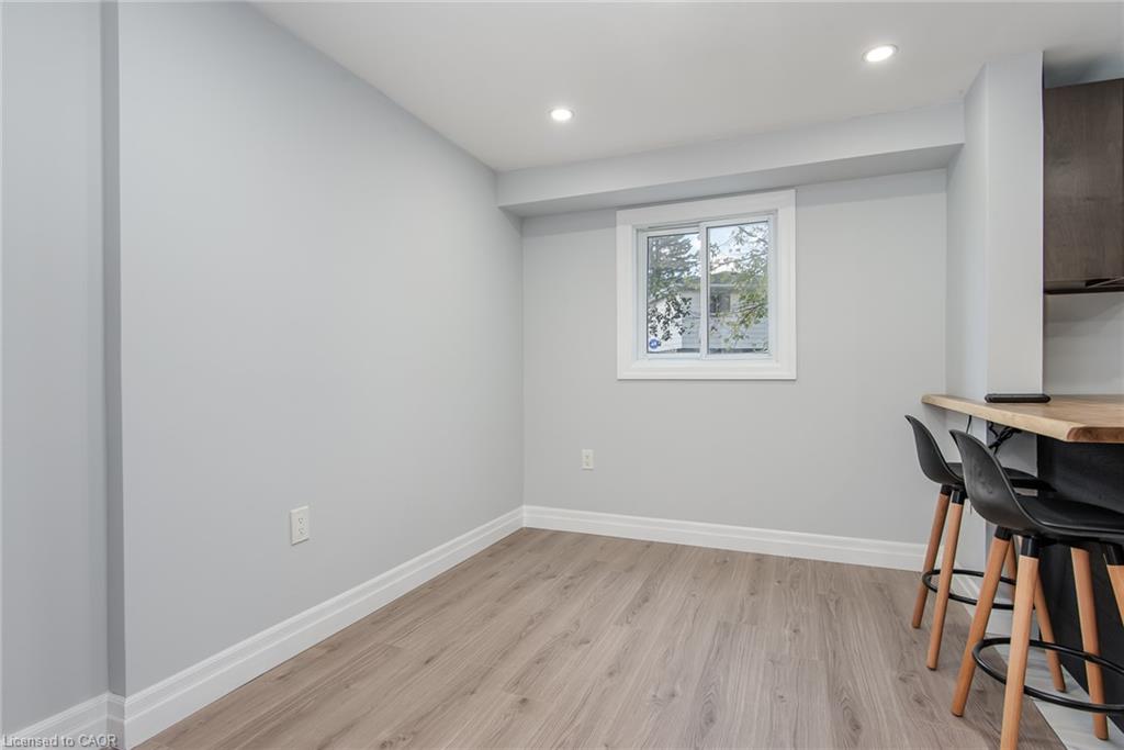 530 Parkview Crescent Property Photo 20