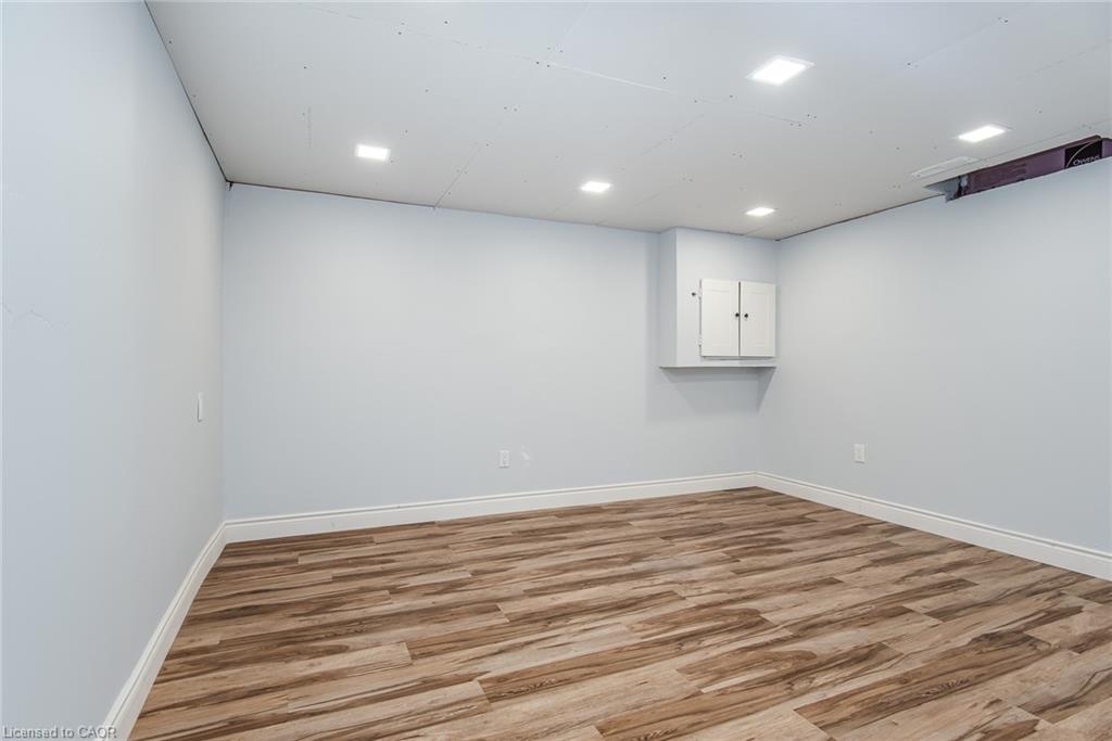 530 Parkview Crescent Property Photo 36