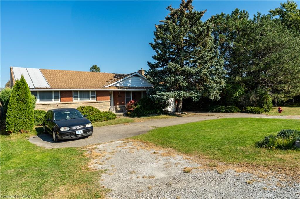 1023 North Service Road Property Photo 2