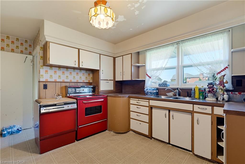 1023 North Service Road Property Photo 16