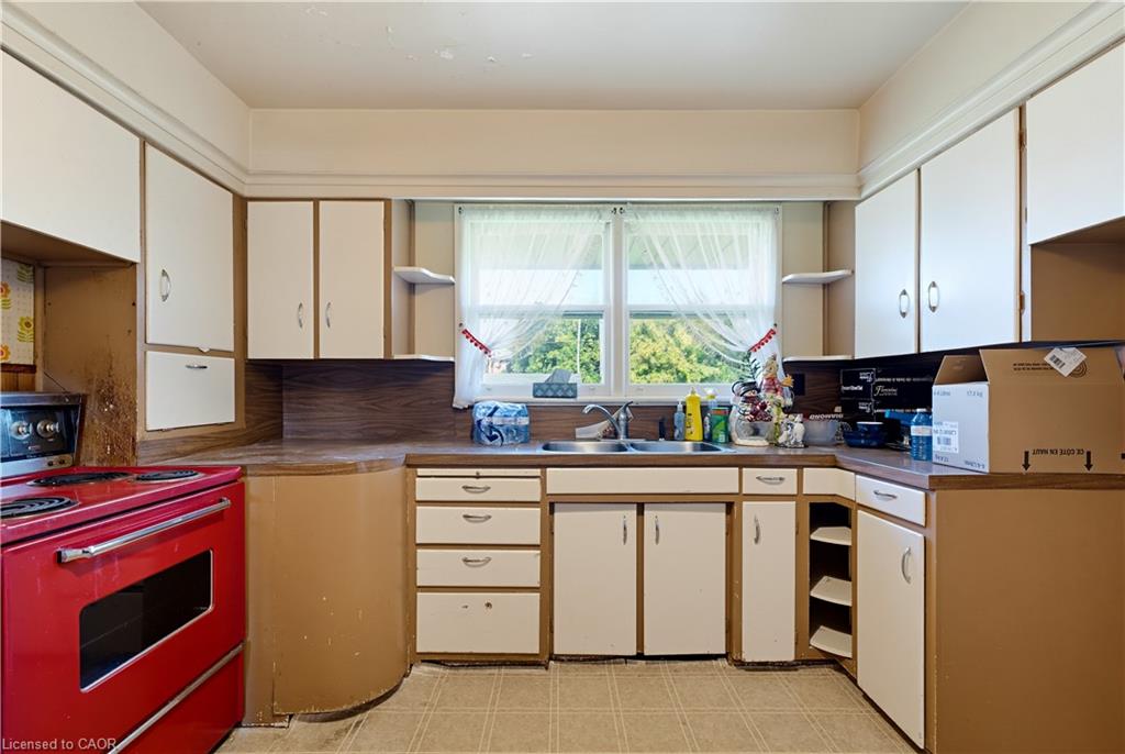 1023 North Service Road Property Photo 17