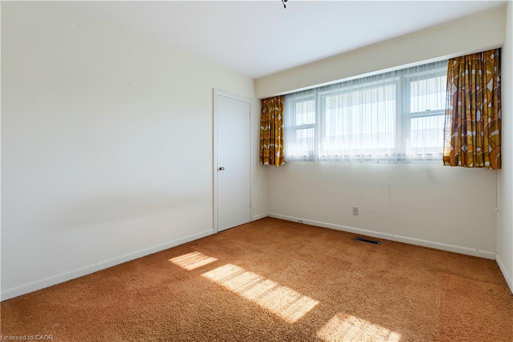 1023 North Service Road Property Photo 23