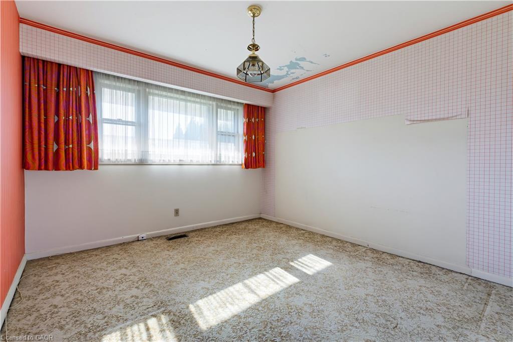 1023 North Service Road Property Photo 25