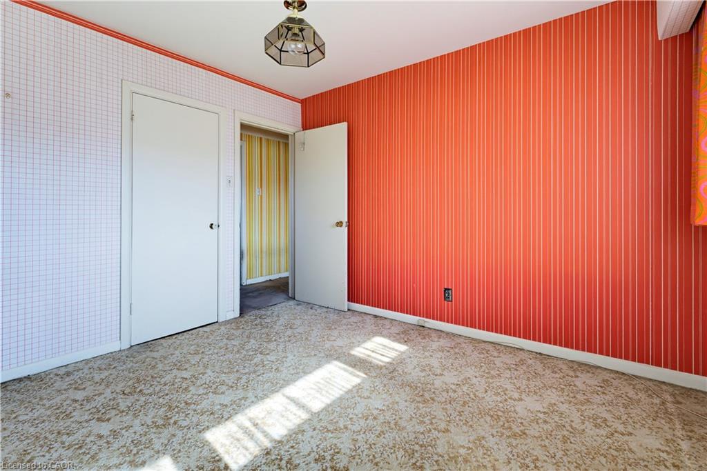 1023 North Service Road Property Photo 26