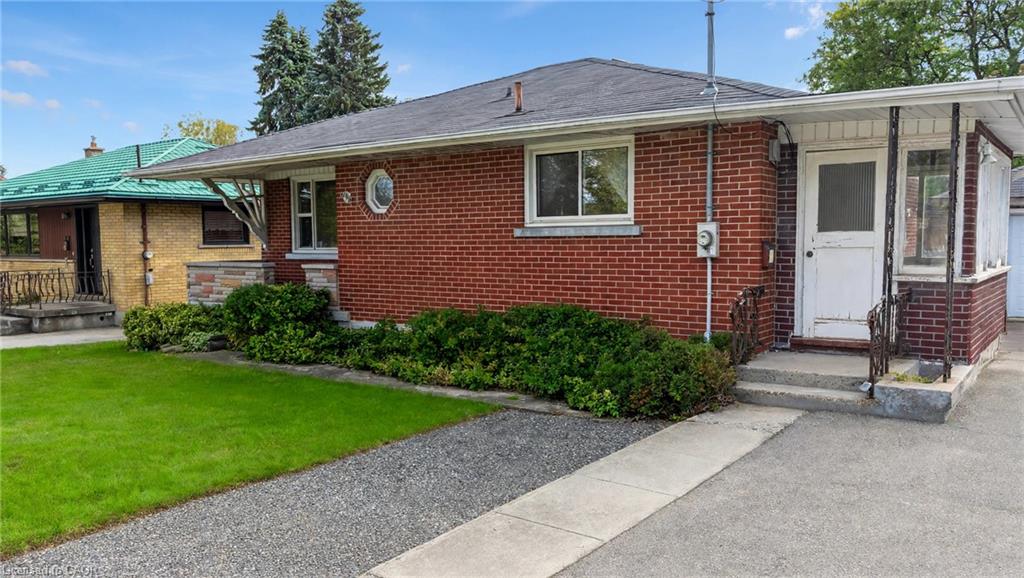 246 Stevenson Street N Property Photo 4