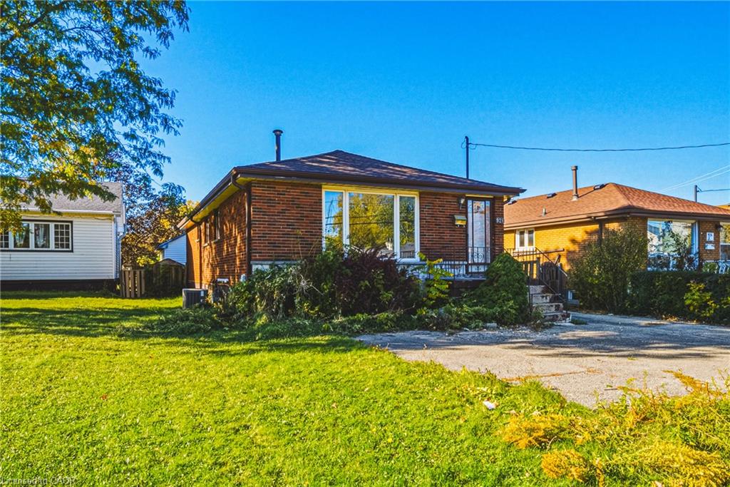 928 Upper Gage Avenue Property Photo 1