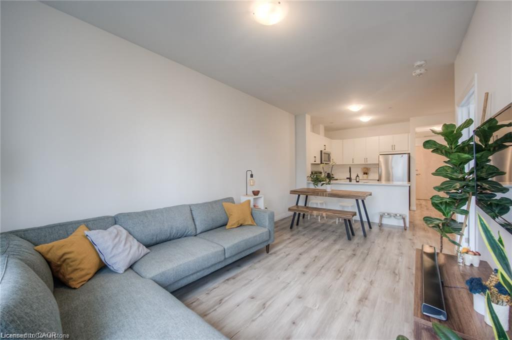 307-60 Charles Street W Property Photo 15