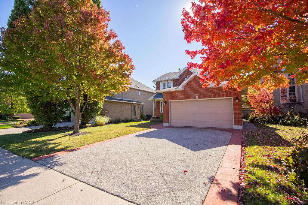 7 Falconridge Drive Property Photo 1