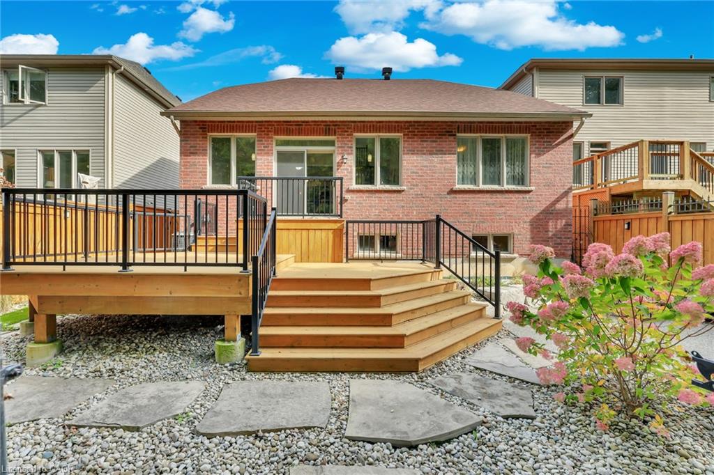 8541 Sweet Chestnut Drive Property Photo 4