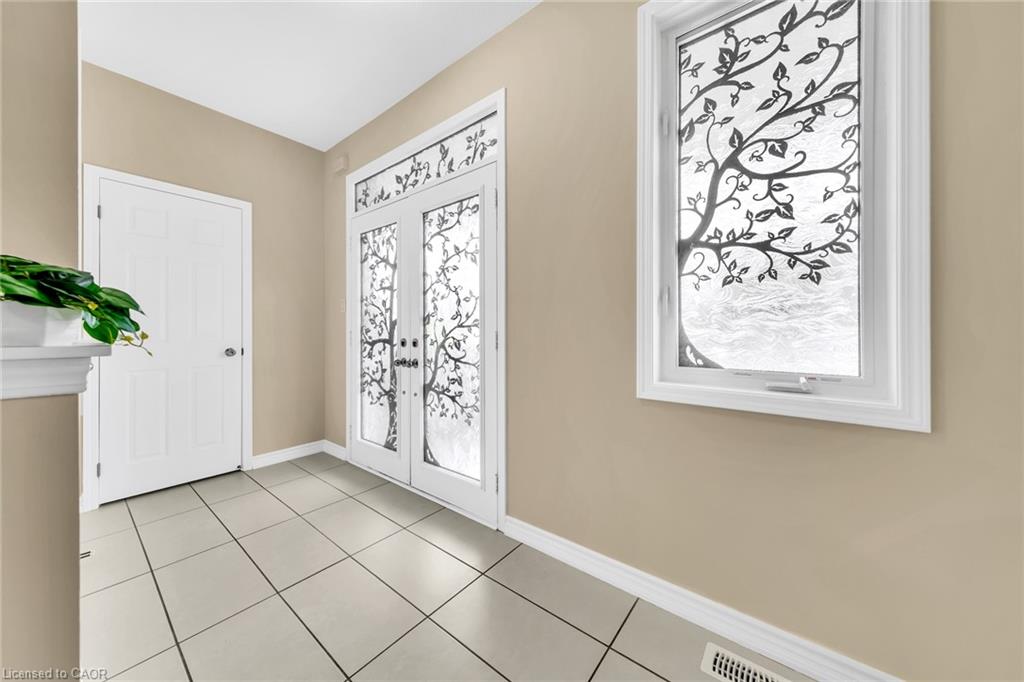8541 Sweet Chestnut Drive Property Photo 8