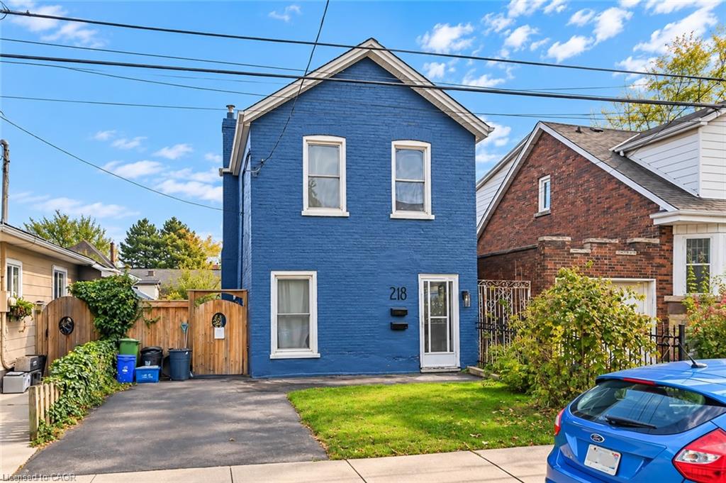 218 Catharine Street N Property Photo 2