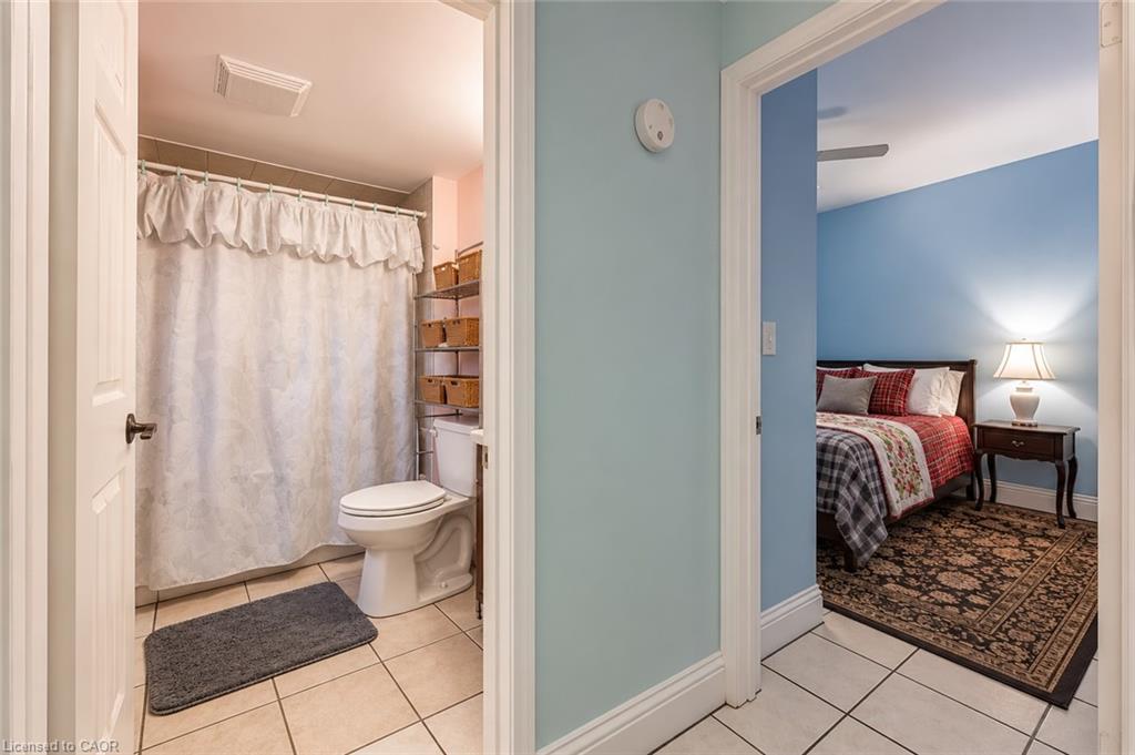 218 Catharine Street N Property Photo 30
