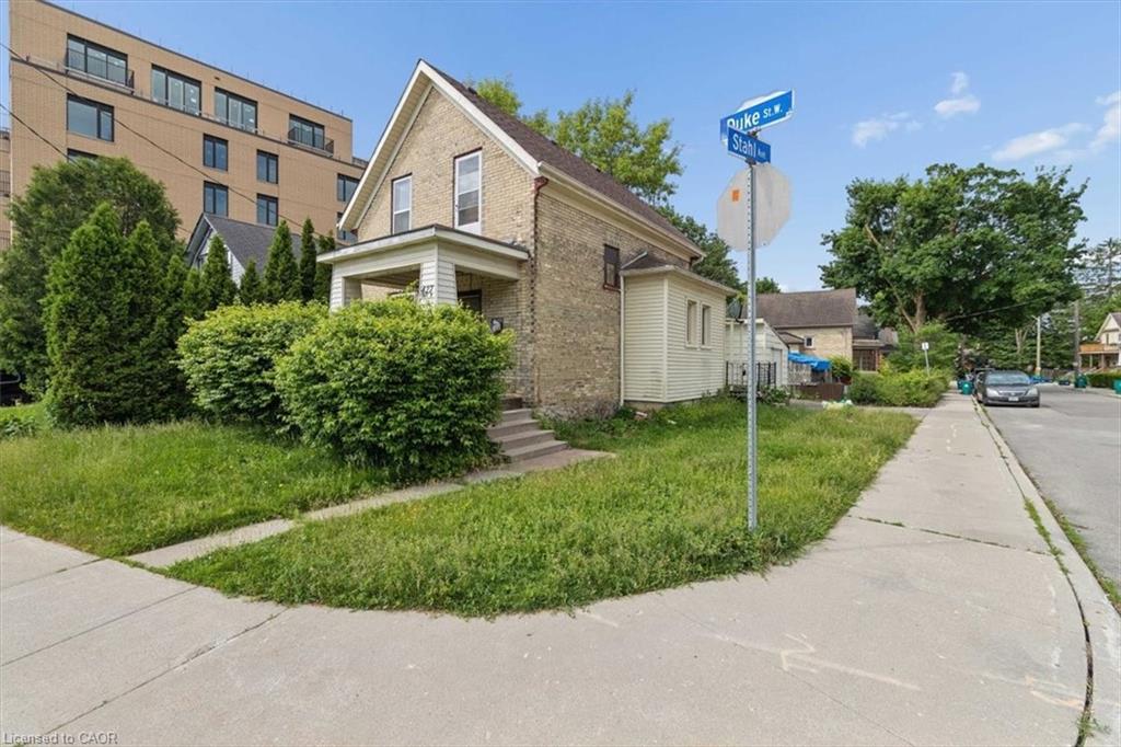 427 Duke Street W Property Photo 3