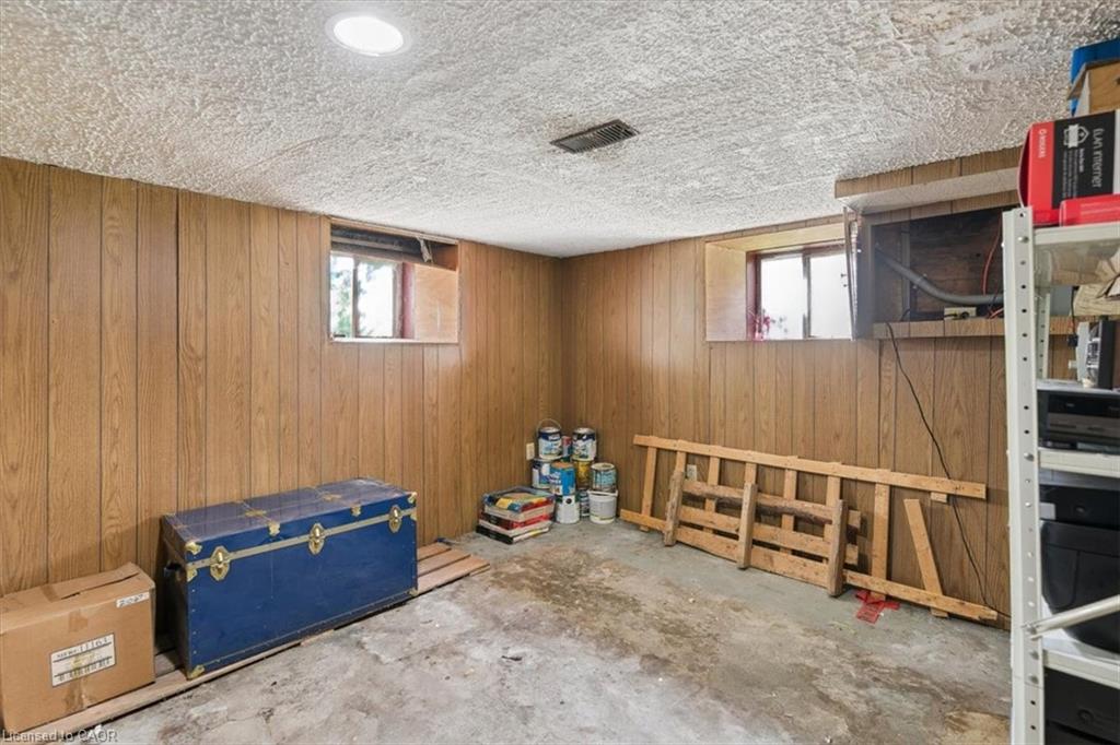 427 Duke Street W Property Photo 21